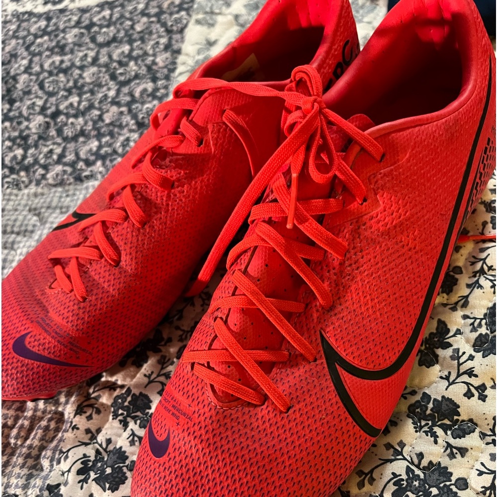 Soccer cleats